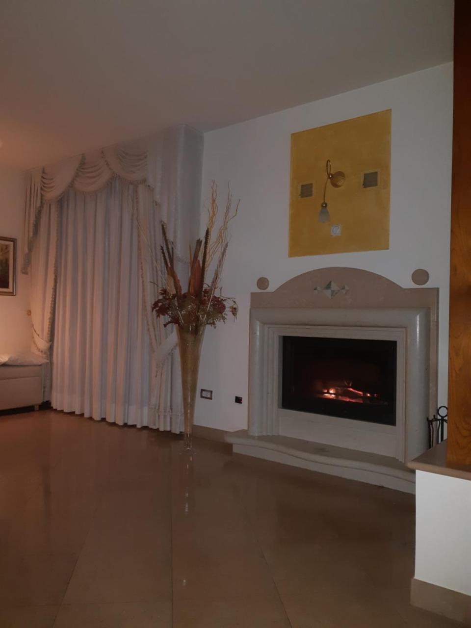 Villa Gioia Rooms 몬테그라나로 외부 사진